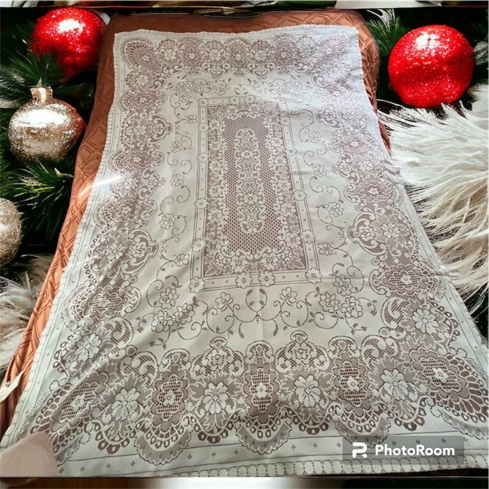 Family Herloom Handmade Lace woven table cloth -stunning -71”x45” Boho beauty ! - Picture 6 of 13
